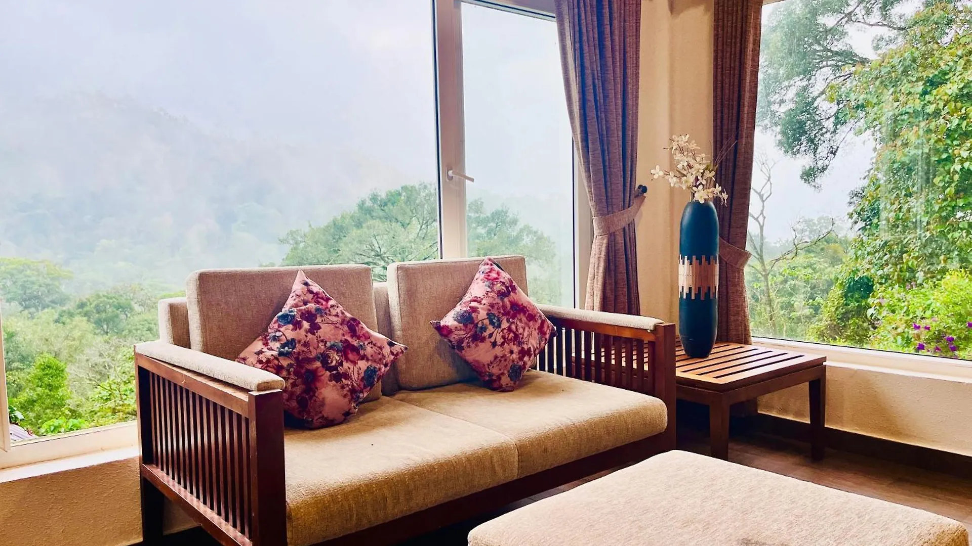 Munnar Tea Estate Cottage And Resort - Away From City Hustle