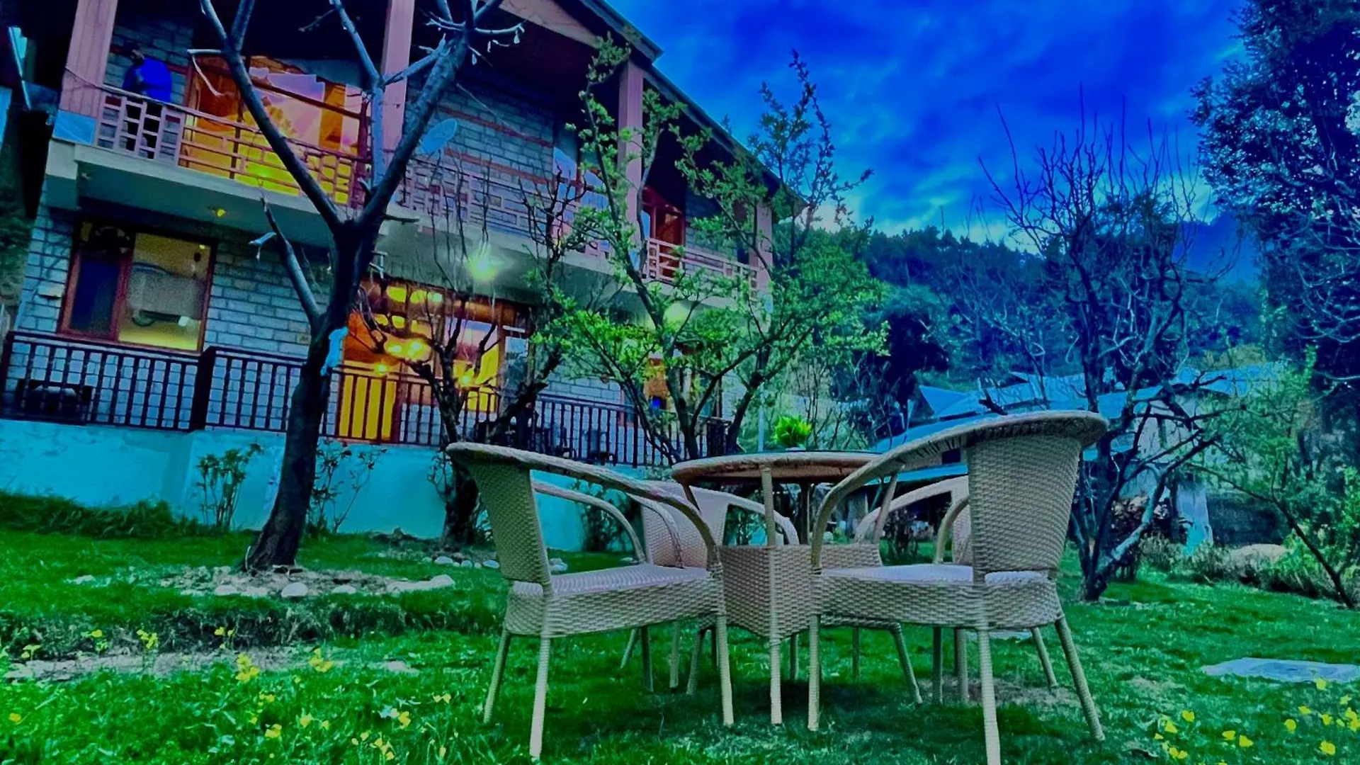 Munnar Tea Estate Cottage And Resort - Away From City Hustle