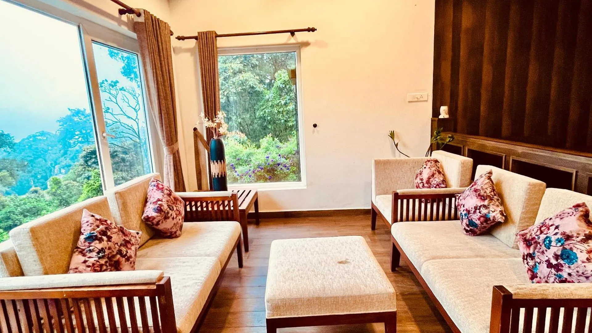 Munnar Tea Estate Cottage And Resort - Away From City Hustle Ξενοδοχείο